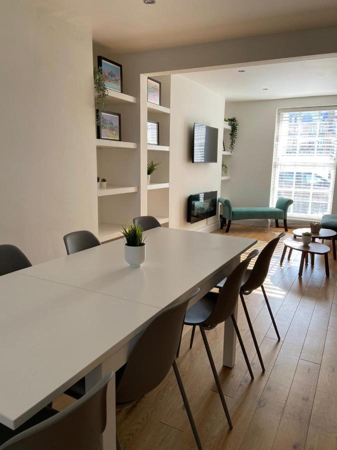 הוילה וורטינג Warwick House - Stunning House With Terrace And Sea Views, Sleeps 11 מראה חיצוני תמונה