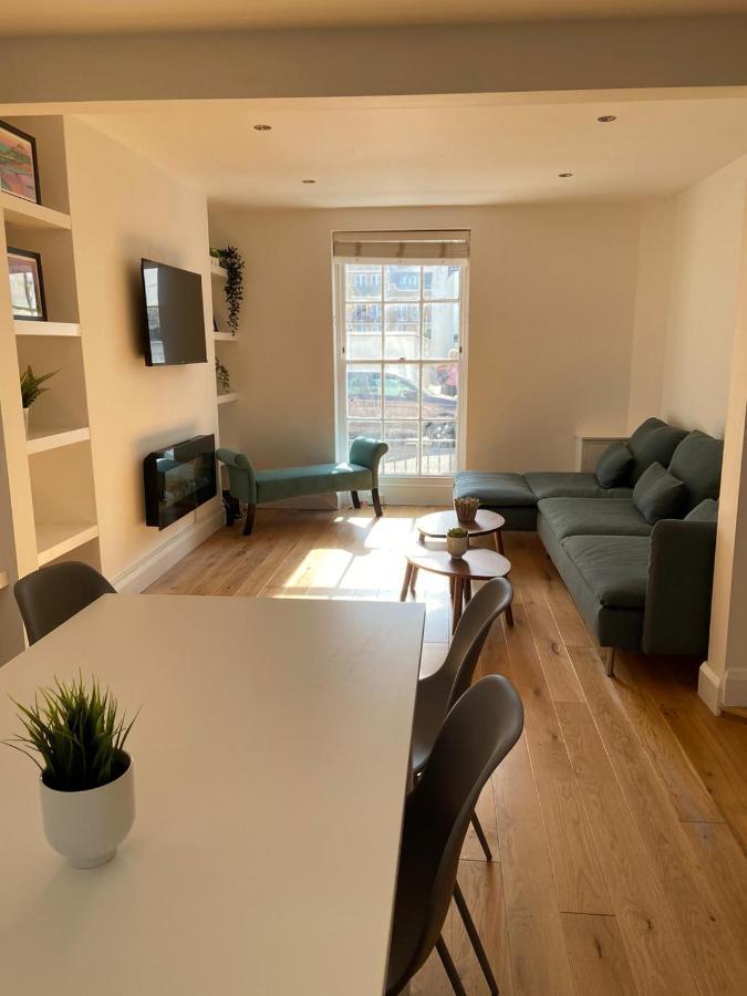 הוילה וורטינג Warwick House - Stunning House With Terrace And Sea Views, Sleeps 11 מראה חיצוני תמונה