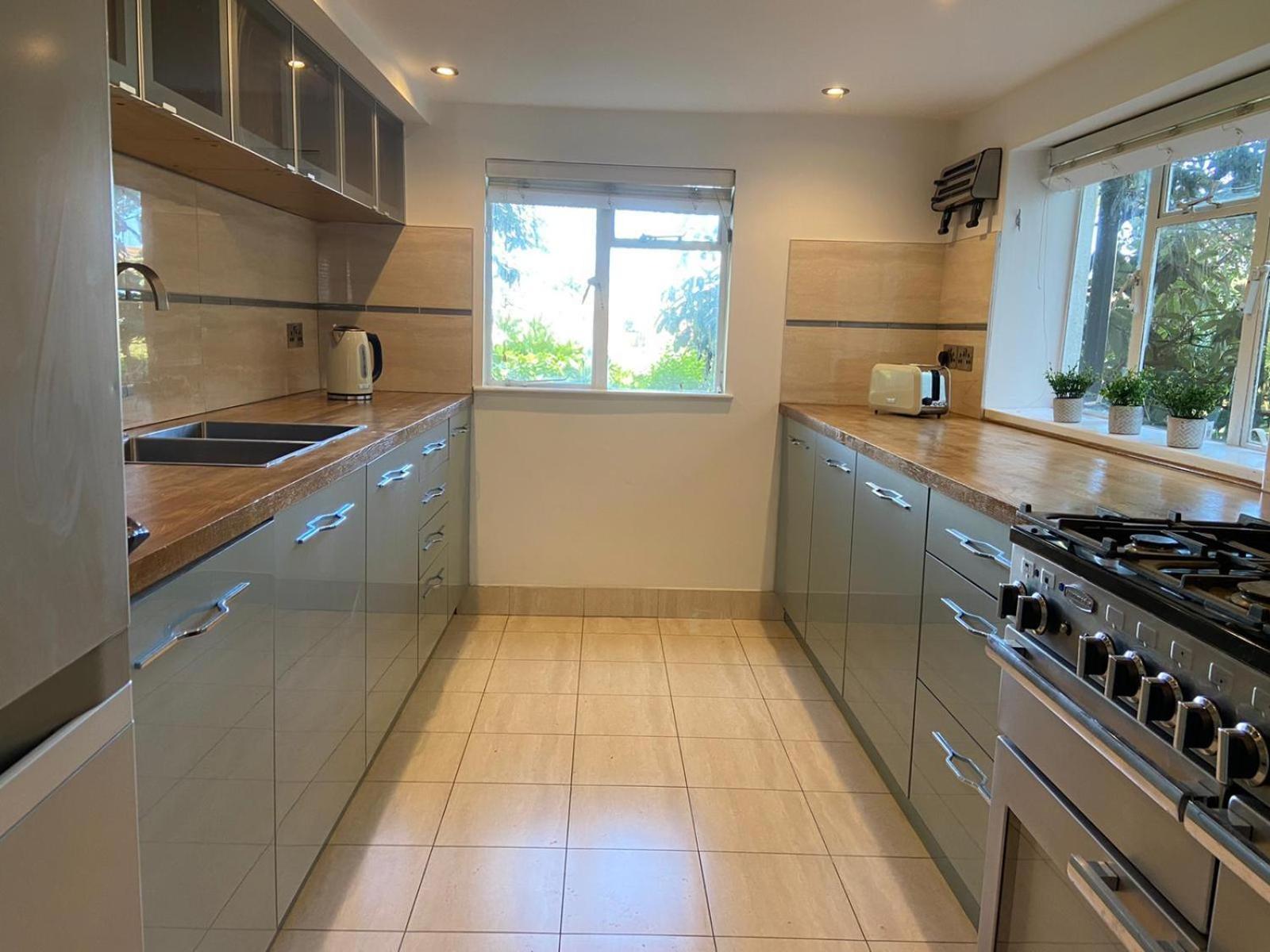 הוילה וורטינג Warwick House - Stunning House With Terrace And Sea Views, Sleeps 11 חדר תמונה