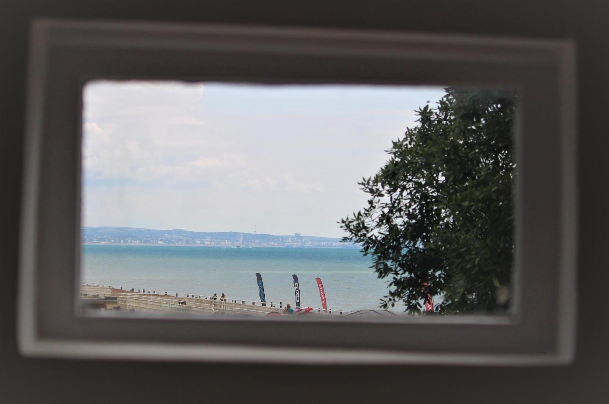 הוילה וורטינג Warwick House - Stunning House With Terrace And Sea Views, Sleeps 11 מראה חיצוני תמונה
